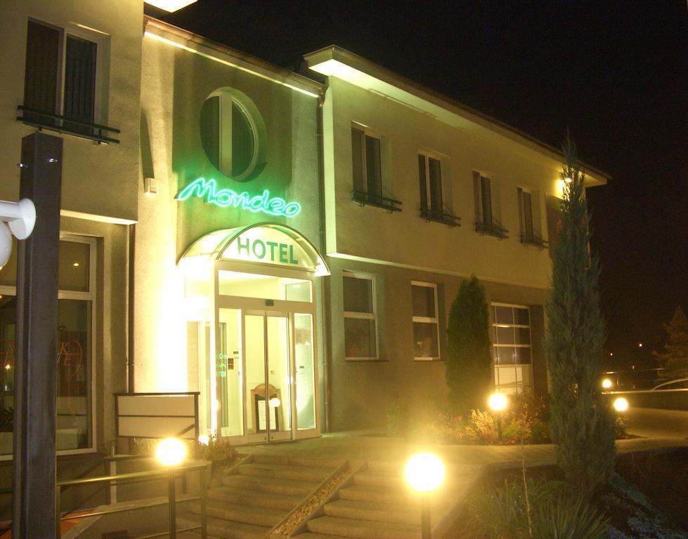 Hotel Mondeo Prag Exterior foto