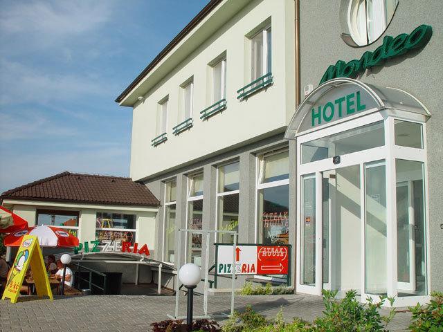 Hotel Mondeo Prag Exterior foto