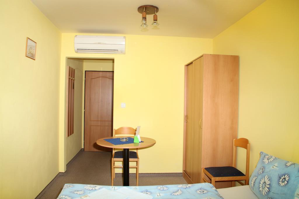 Hotel Mondeo Prag Zimmer foto